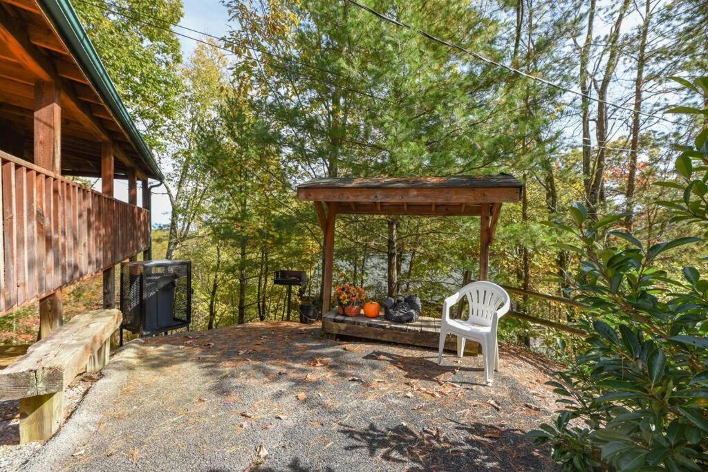 View! Cozy, Private, Fireplace, Hot Tub Log Cabin, Honeymoon! Sevierville Dış mekan fotoğraf