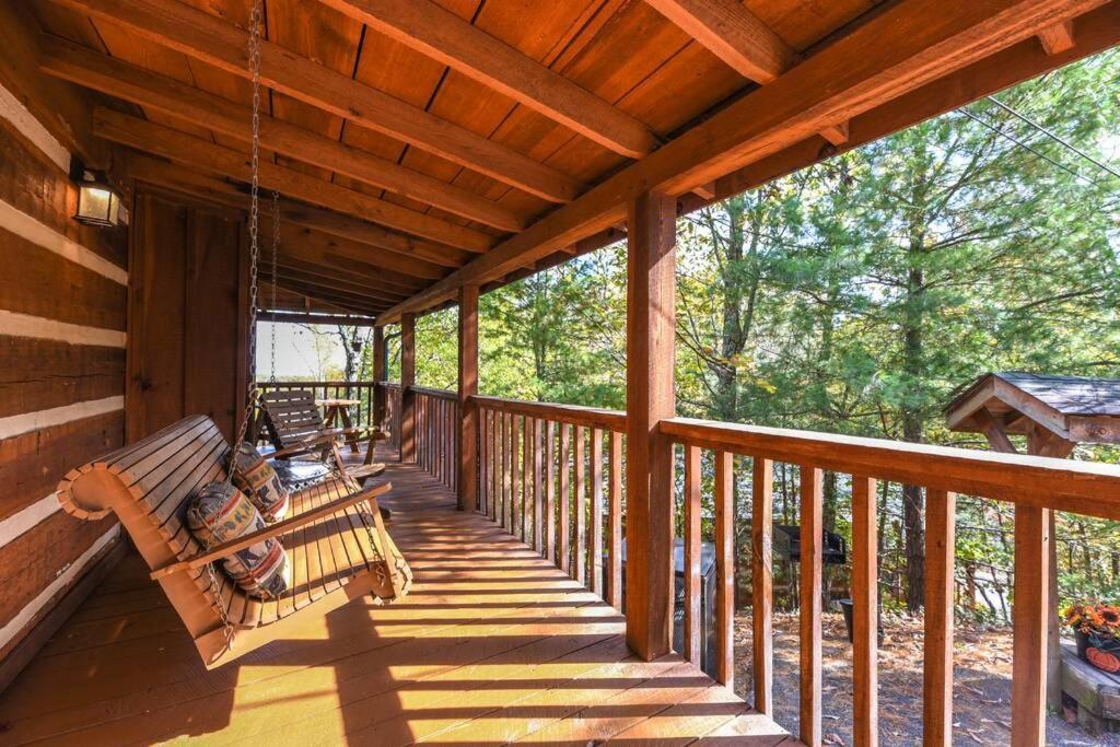 View! Cozy, Private, Fireplace, Hot Tub Log Cabin, Honeymoon! Sevierville Dış mekan fotoğraf