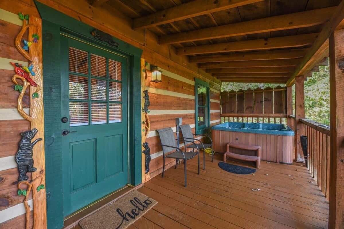 View! Cozy, Private, Fireplace, Hot Tub Log Cabin, Honeymoon! Sevierville Dış mekan fotoğraf