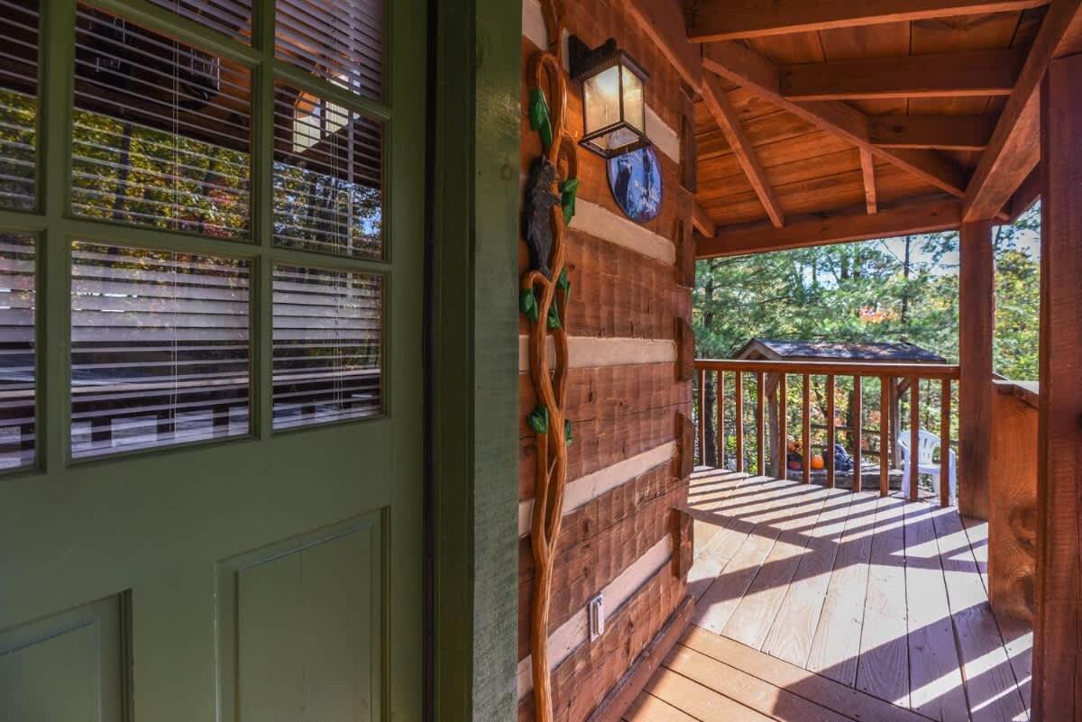 View! Cozy, Private, Fireplace, Hot Tub Log Cabin, Honeymoon! Sevierville Dış mekan fotoğraf