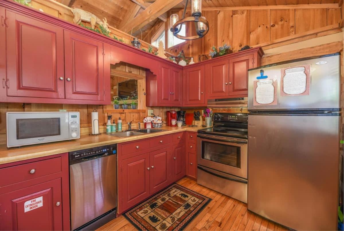 View! Cozy, Private, Fireplace, Hot Tub Log Cabin, Honeymoon! Sevierville Dış mekan fotoğraf