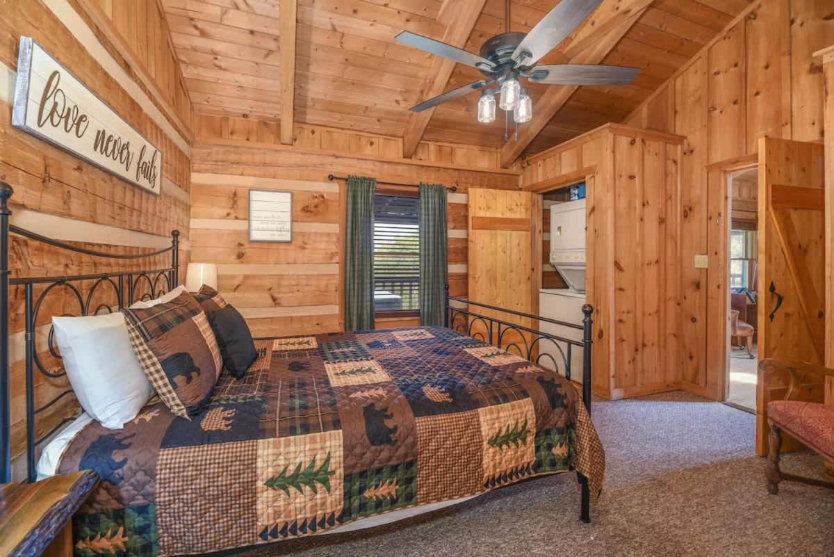 View! Cozy, Private, Fireplace, Hot Tub Log Cabin, Honeymoon! Sevierville Dış mekan fotoğraf